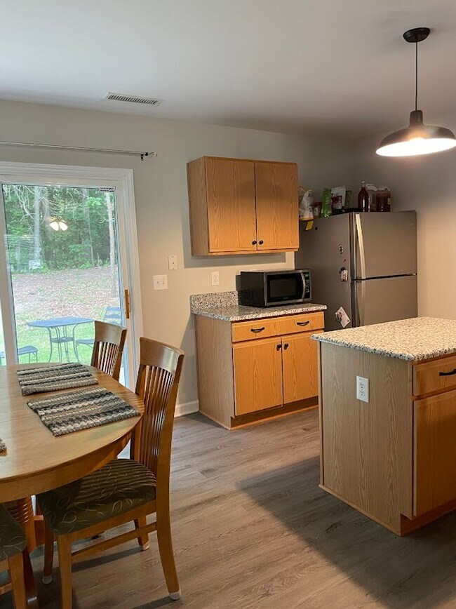 Building Photo - Comfortable 3BD, 2.5BA Raleigh Home with a...