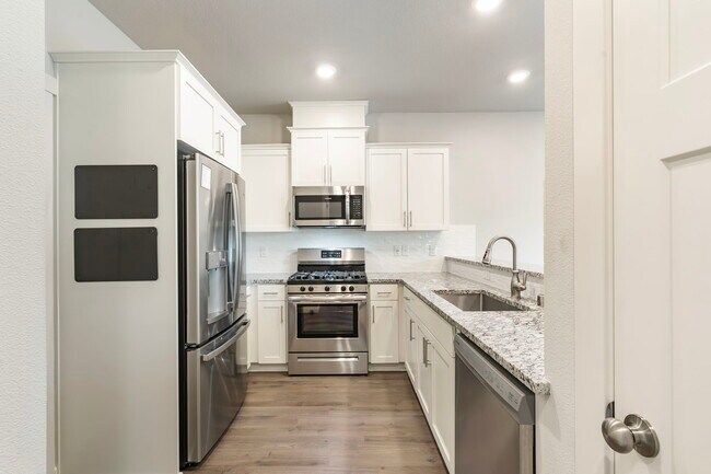 Foto del edificio - 4150 S Waters Edge Wy