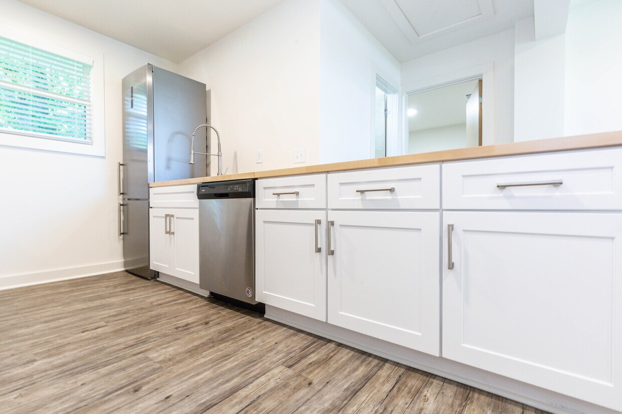 Foto principal - 602 40th Ave N