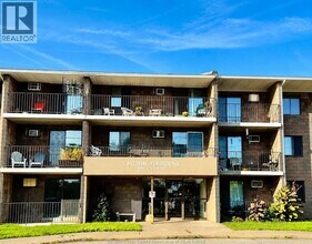 Building Photo - 2565 Lauzon Rd