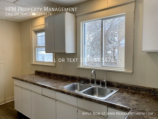 Building Photo - 1221 Girard St