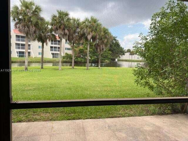 Foto del edificio - 230 Lakeview Dr