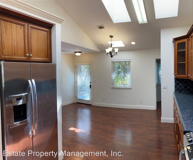 Building Photo - 1 br, 1 bath House - 1270 Foxenwood Dr.
