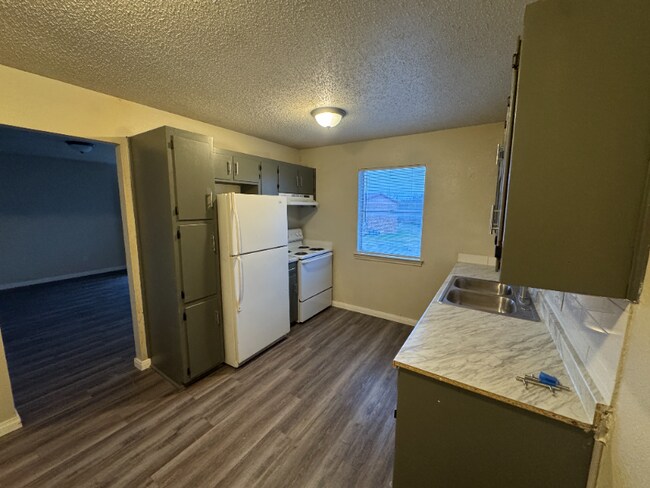 Foto del edificio - 301 Erby Ave