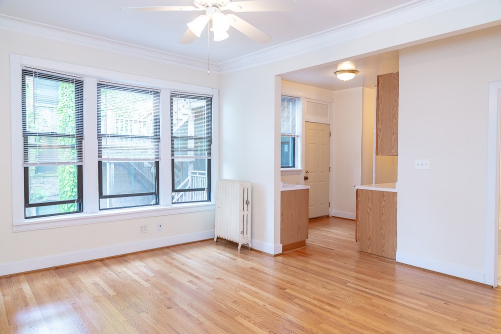 Living Room / Dining Room - 1261 W Loyola Ave