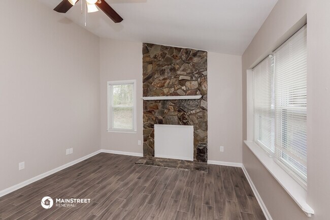Building Photo - 1305 Sharon Dr