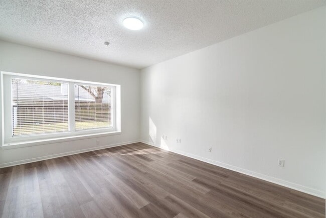 Photo - 1030 Wentworth Dr (Pearland, TX) House