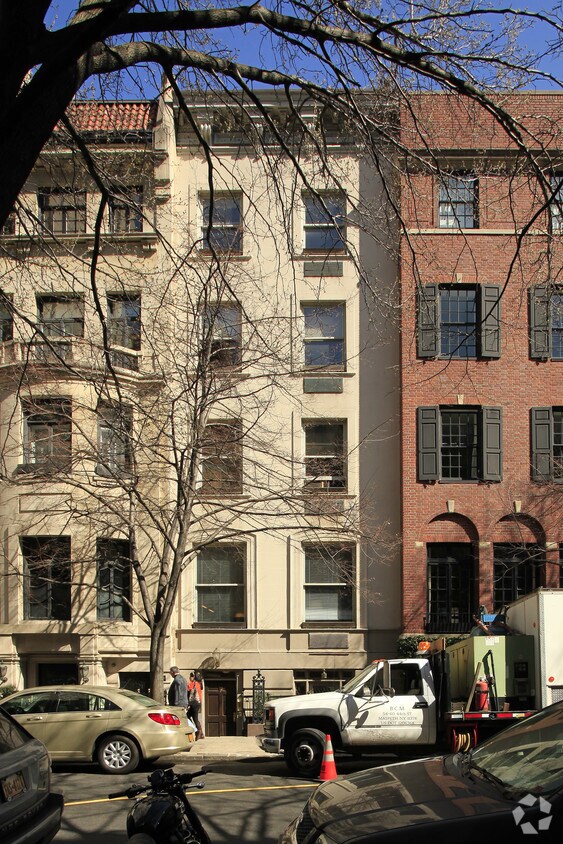 Foto del edificio - 7 E 81st St