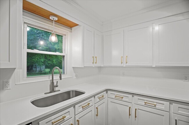 Foto del edificio - 2321 Queen Ann Rd