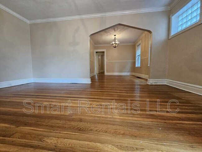 Foto del edificio - 5065 Lindenwood Ave