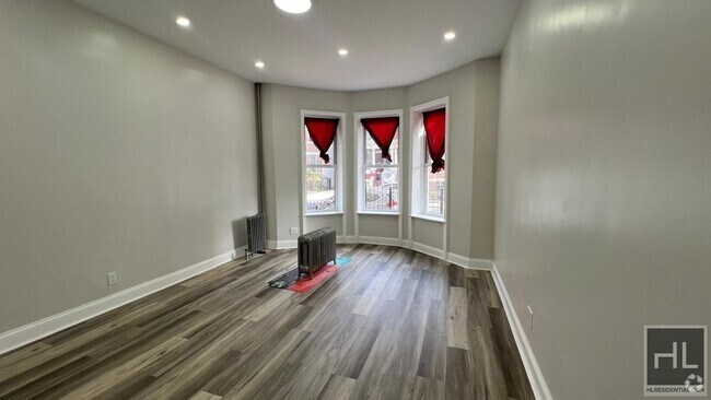 Building Photo - Renovated 3-Bedroom + Flex 4—Oversized Lay...