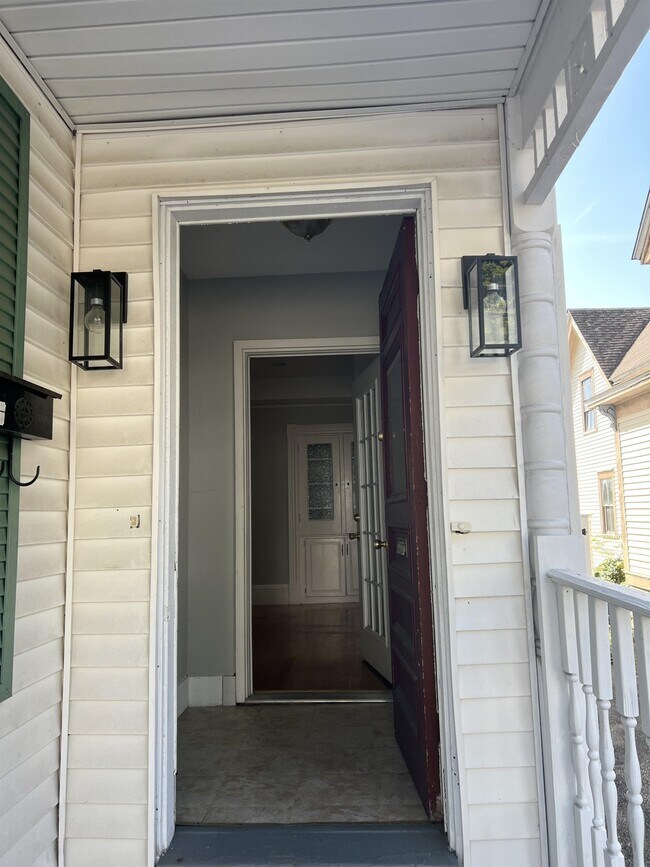 Foto del edificio - 519 Lake Ave