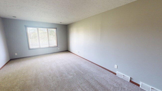 Building Photo - 888 Pearson Cir