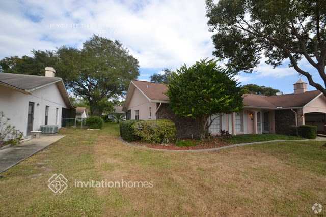 Building Photo - 8405 Reynolds Dr