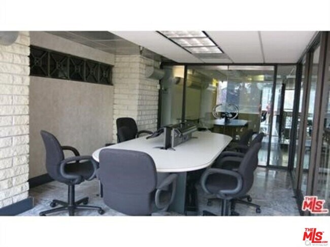 Foto del edificio - 3949 Los Feliz Blvd