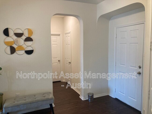 Building Photo - 602 Screech Owl Dr