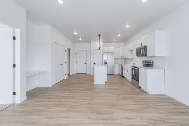 Building Photo - 2465 62nd Ave S