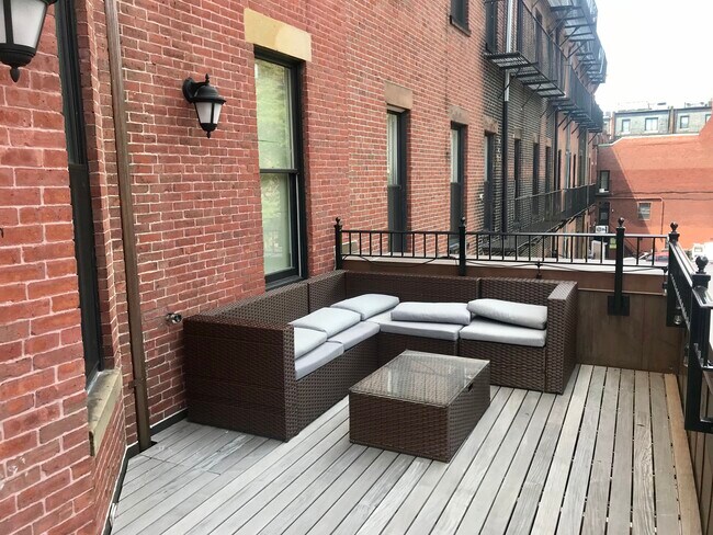 Foto del edificio - 209 Newbury St