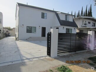 Building Photo - 1807 N Kenmore Ave