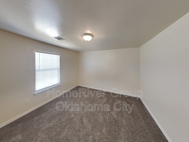 Building Photo - 1400 Hillside Terrace