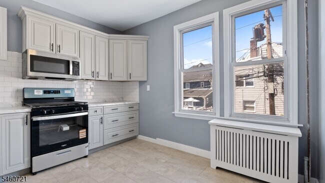 Foto del edificio - 19 Newfield St