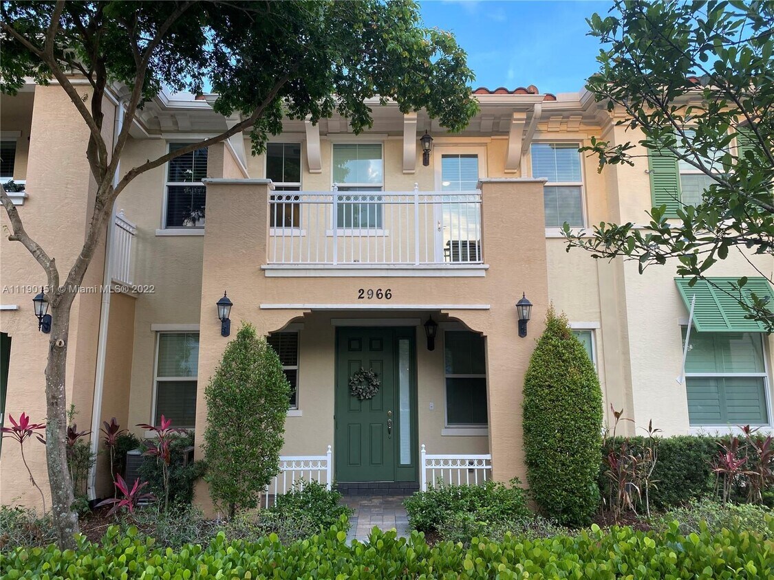 2966 Solano Ave, Hollywood, FL 33024 Townhome Rentals in Hollywood FL