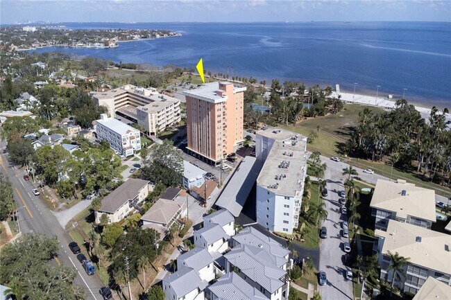 Foto del edificio - 1120 N Shore Dr NE