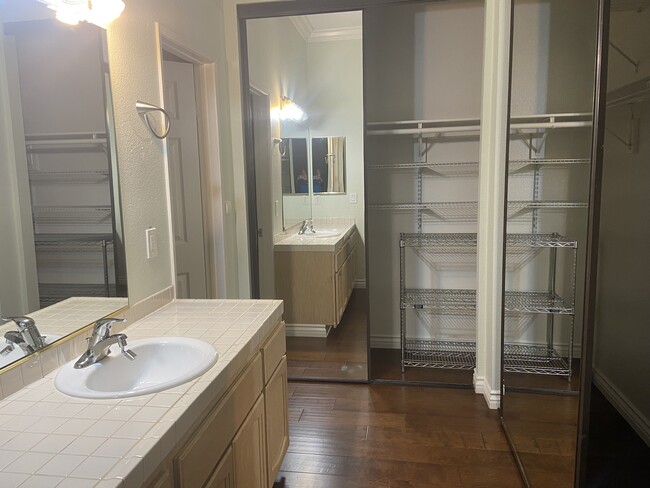 Building Photo - 4639 Executive Dr