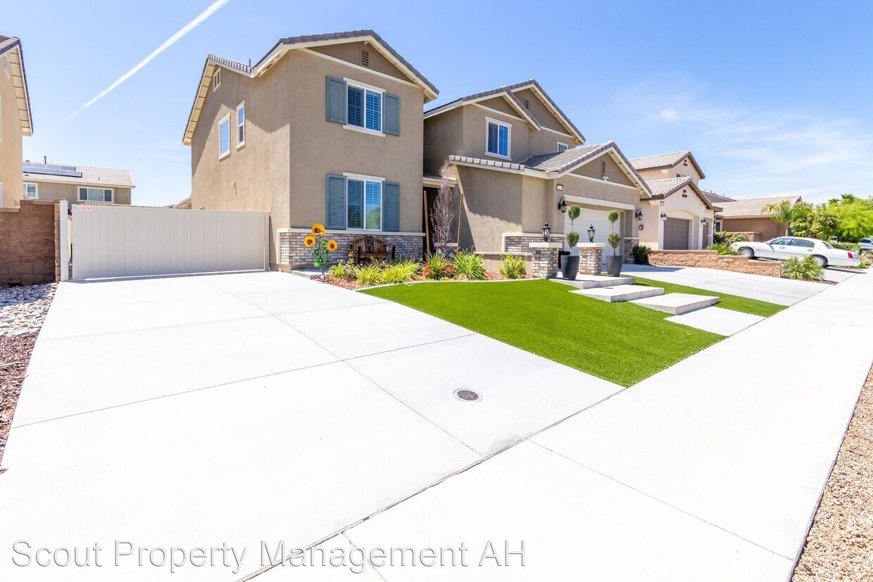 Primary Photo - 5 br, 3 bath House - 35615 Athena Court