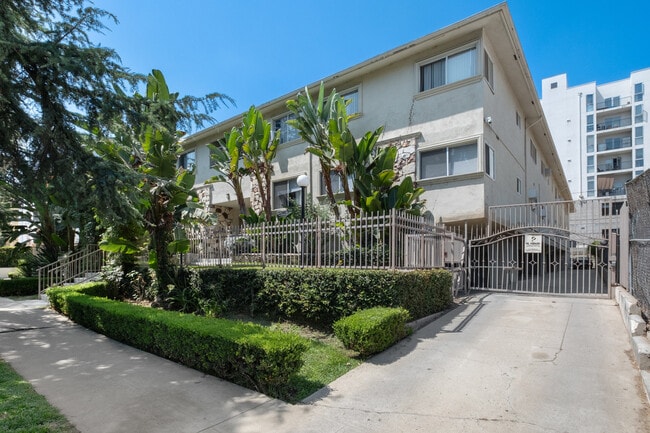 Building Photo - 5525 Carlton Way