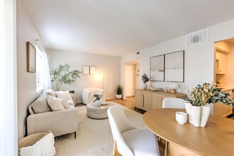 Building Photo - River 109