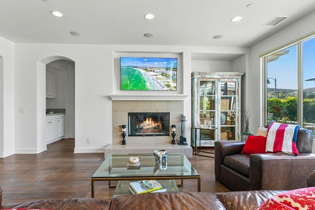 Building Photo - Luxurious Pool Home in Gated Mirador at Ra...