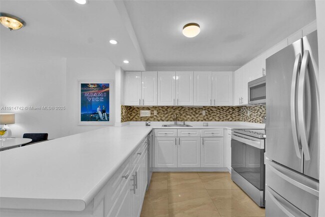 Building Photo - 2301 Collins Ave