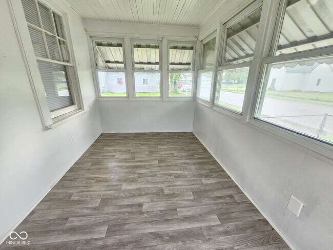 Foto del edificio - 1310 E 5th St