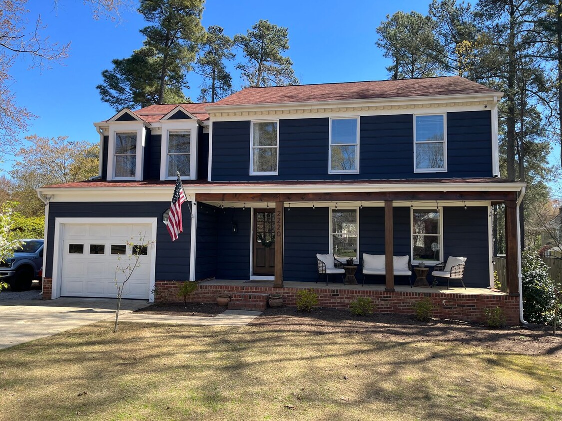 Foto principal - Incredible 4BD, 2.5BA North Raleigh Home w...