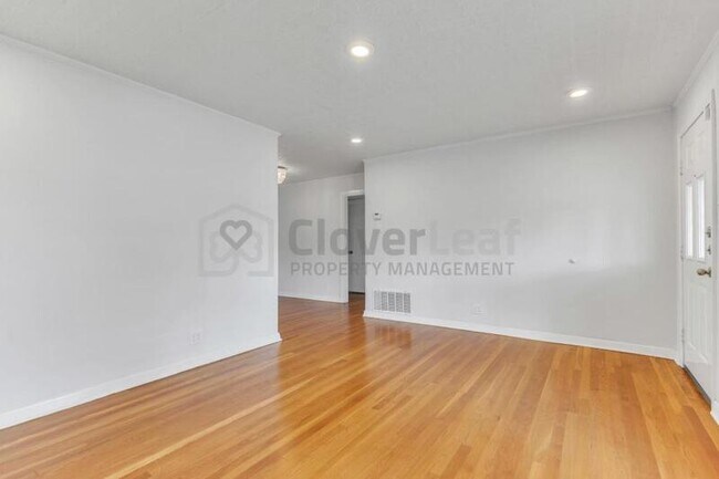 Building Photo - 231 General Krueger Blvd