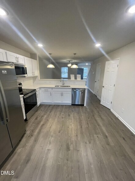 Foto del edificio - 1009 Peony Ln