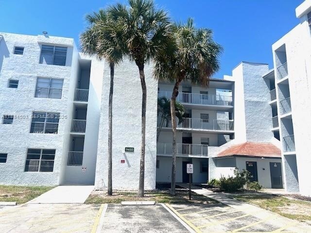 Foto del edificio - 9450 Live Oak Pl