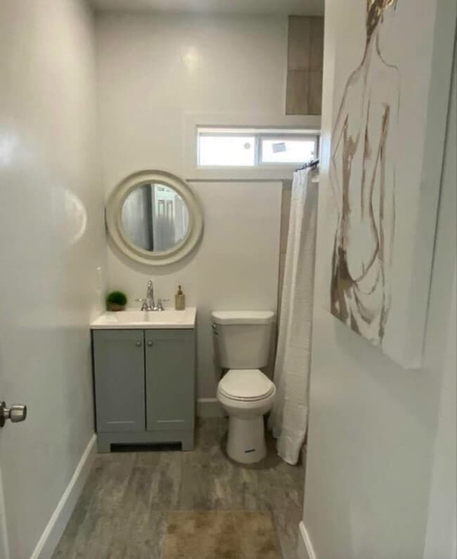 Building Photo - 1533 E Garfield St