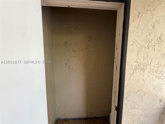 Foto del edificio - 4441 W McNab Rd