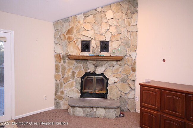 Foto del edificio - 24 Beacon Dr