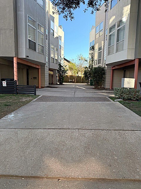 Foto del edificio - 4243 Purdue St