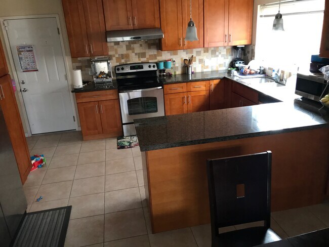 Foto del edificio - 1571 Lyle Dr