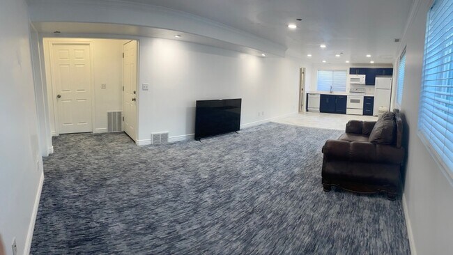 Building Photo - 1053 Barton Ct