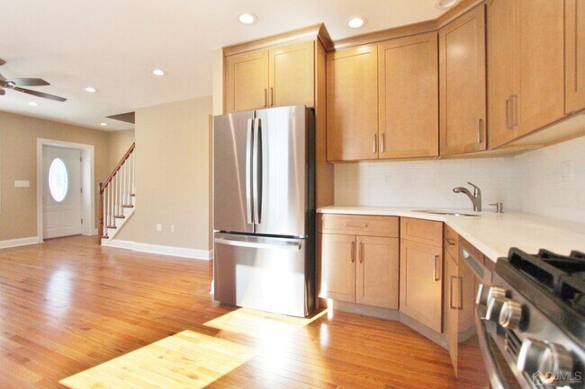 Foto del edificio - 36 Brookside Ave