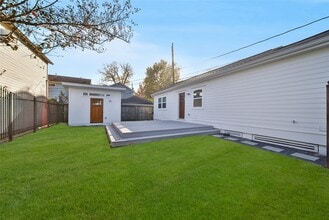 Building Photo - 520 W 15th St