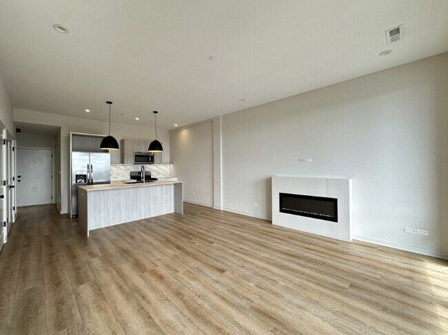 Foto del edificio - 6340 W Belmont Ave