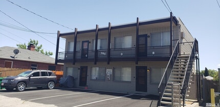 Building Photo - 565 Roberts St
