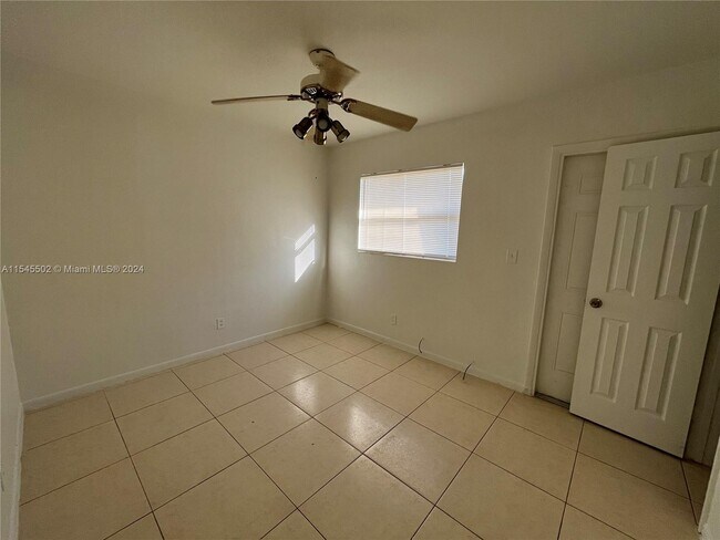 Foto del edificio - 1610 NW 52nd Ave