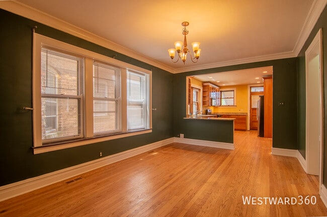 Building Photo - 5944 N Artesian Ave